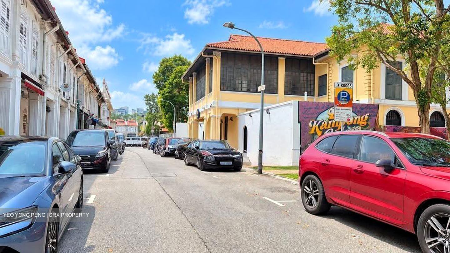 Kandahar Street (D7), Retail #635439031